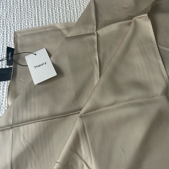 Theory scarves - NWT, set of two - Picture 3 of 6